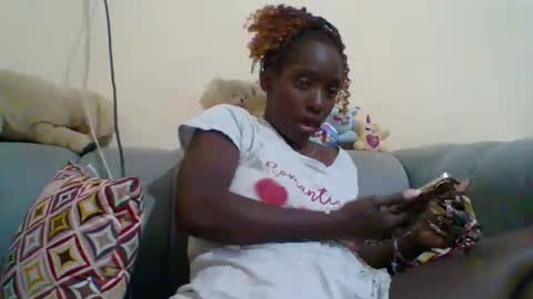 Snapshot of miss_atitude chatting on October 14, 6:11 pm miss_atitude online show from October 14, 6:11 pm