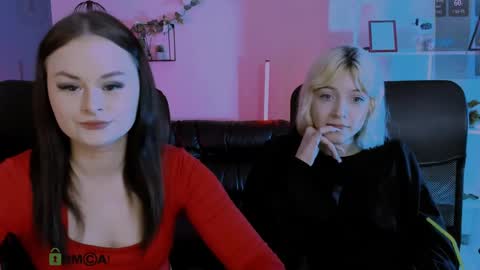 miss_courtney online show from April 19, 8:48 am