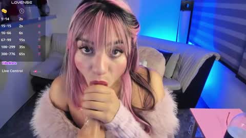 insta    online show from April 4, 11:01 pm