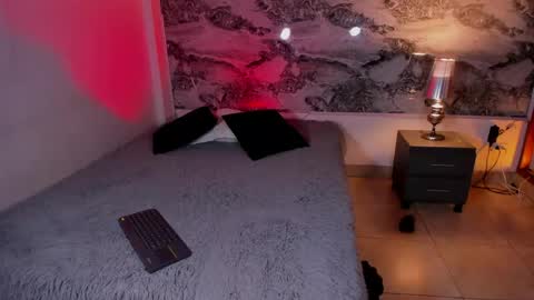 miss_khalifadoll online show from April 13, 7:56 am