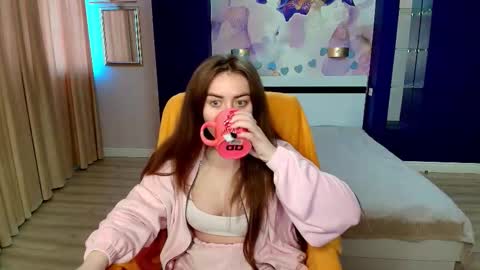 miss_kiten online show from March 12, 5:00 am