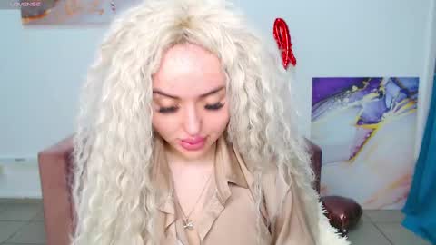 Snapshot of miss_kiten chatting on February 18, 8:47 pm miss_kiten online show from February 18, 8:47 pm