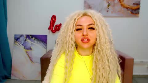 Snapshot of miss_kiten chatting on February 9, 7:41 pm miss_kiten online show from February 9, 7:41 pm