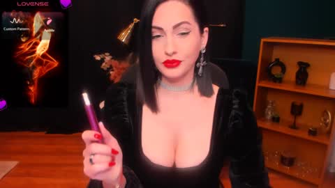 Miss LeiaHolt online show from December 30, 7:00 pm