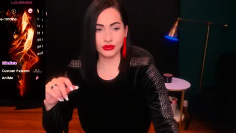 Miss LeiaHolt online show from February 14, 8:15 pm