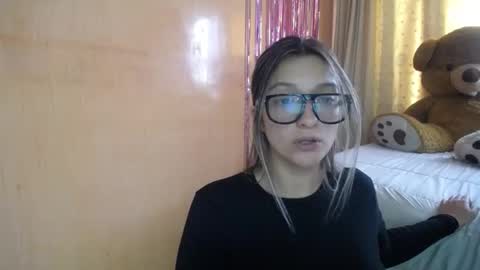 lilieth  online show from January 8, 5:30 pm