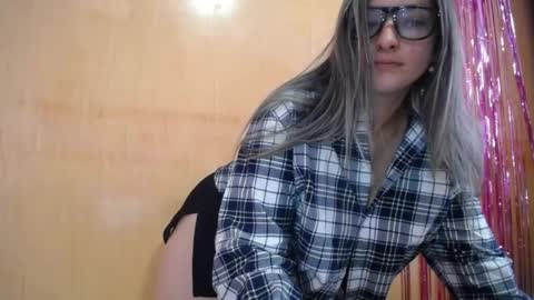 lilieth  online show from September 22, 7:07 pm