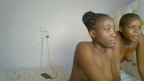 miss_lolah7 online show from April 15, 5:22 am