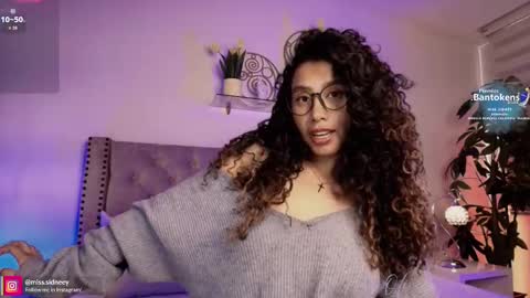 Amy Olivera online show from October 6, 1:07 pm