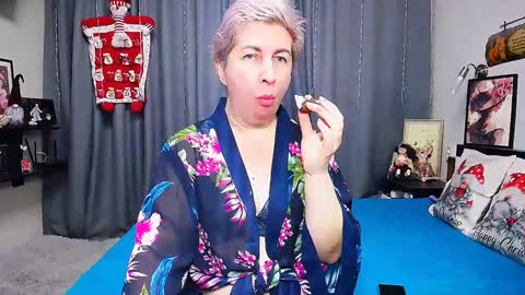 Snapshot of miss_tasha_kom chatting on December 25, 7:14 am miss_tasha_kom online show from December 25, 7:14 am