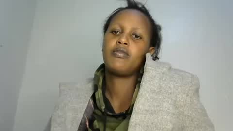 miss_vall online show from January 28, 7:00 pm