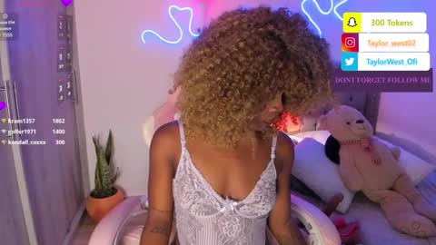 Snapshot of miss_west chatting on March 6, 9:03 am Tay Tay Independent Model   online show from March 6, 9:03 am