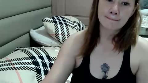 HOT MOMMY ZEPHYR online show from March 17, 2:16 am