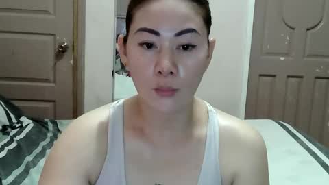 HOT MOMMY ZEPHYR online show from February 14, 12:30 pm