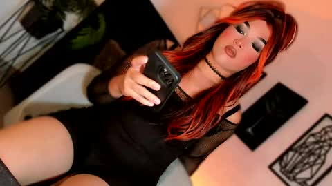 miss_zz online show from June 8, 3:57 pm