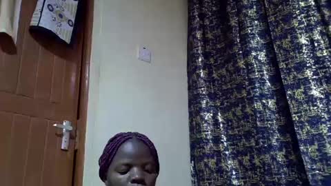 misscandy352_ online show from July 18, 7:16 pm