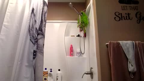 MissEeva online show from April 21, 3:52 pm