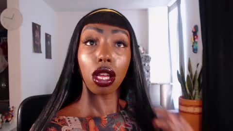 Emilie Diaz online show from April 10, 4:12 pm