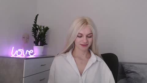 EMMA online show from January 30, 8:42 pm