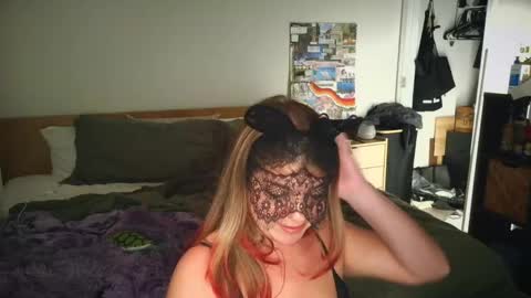 missemmbeex online show from May 20, 1:24 am