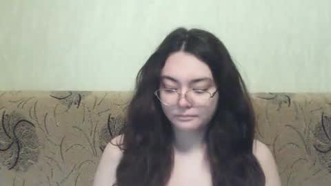 Snapshot of missis_mona chatting on March 5, 7:38 am missis mona online show from March 5, 7:38 am