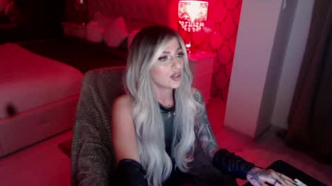 MissJenny7 online show from April 3, 9:44 pm