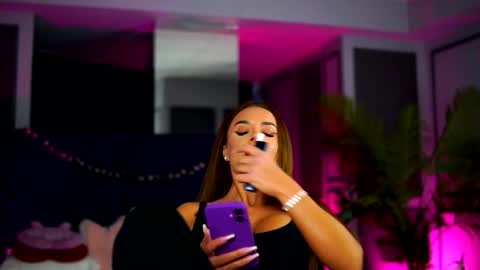 misskiarra online show from January 18, 5:49 am