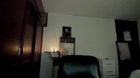 Lucye Robbie online show from April 28, 11:09 pm