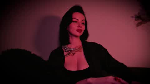   online show from November 17, 4:53 pm