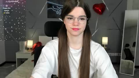 misss_evelyne online show from February 23, 1:30 am