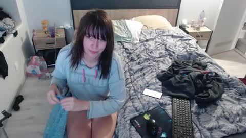 missthon online show from October 15, 2:18 pm