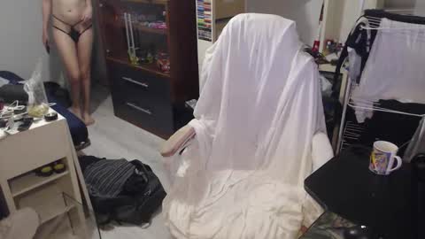 missthon online show from March 21, 9:47 am