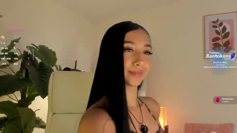 Valeria Davila online show from September 24, 12:45 pm