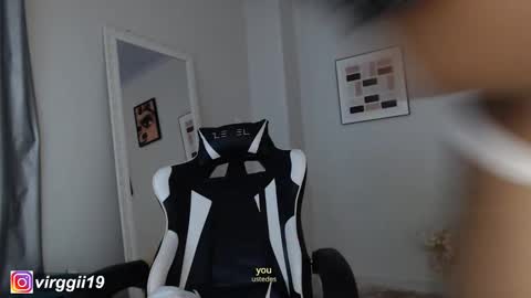 missvirggii online show from October 7, 11:12 pm