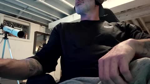 AJ online show from January 3, 6:11 am