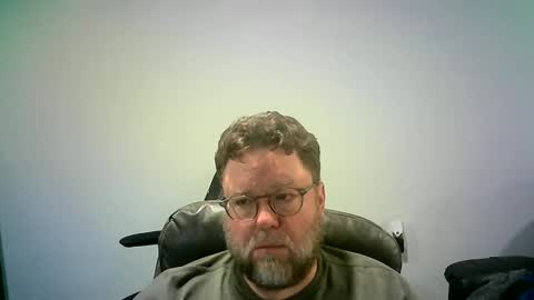 Snapshot of mister_happy567 chatting on October 2, 5:17 am Mr. Happy online show from October 2, 5:17 am