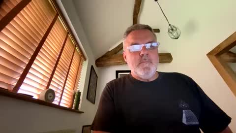 Misterblivs online show from May 14, 1:31 pm