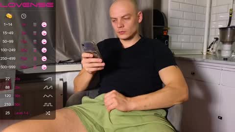 MIsterjames  online show from December 3, 4:31 am