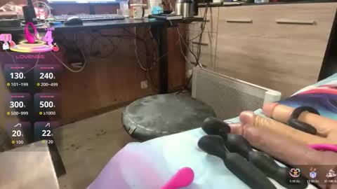 misteryman1956 online show from December 17, 8:10 am