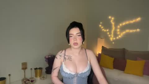 Mia online show from July 8, 3:26 pm