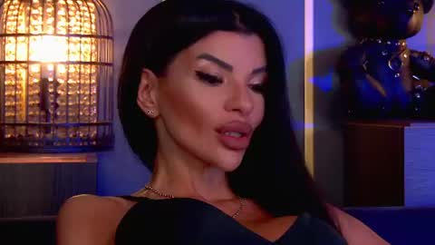 Elenia online show from June 10, 10:14 am