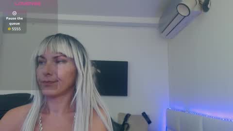 MistressEvelyn  online show from September 27, 6:05 pm