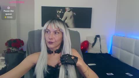 MistressEvelyn  online show from October 21, 7:57 am