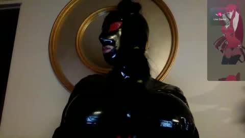 Snapshot of mistresslatexxx chatting on February 25, 10:37 am Bianca online show from February 25, 10:37 am