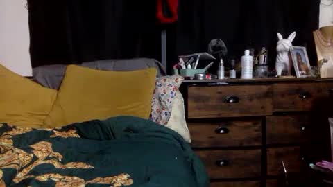 Snapshot of mistressmystii chatting on September 19, 1:54 am Mistress Mystii online show from September 19, 1:54 am