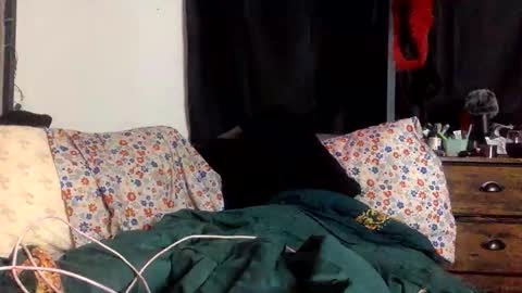 Snapshot of mistressmystii chatting on October 19, 5:45 am Mistress Mystii online show from October 19, 5:45 am