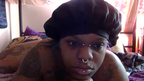 Snapshot of mistressmystii chatting on February 25, 4:35 pm Mistress Mystii online show from February 25, 4:35 pm