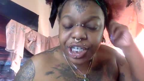 Snapshot of mistressmystii chatting on February 10, 5:41 pm Mistress Mystii online show from February 10, 5:41 pm