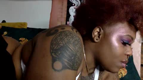 Snapshot of mistressmystii chatting on February 15, 5:41 am Mistress Mystii online show from February 15, 5:41 am