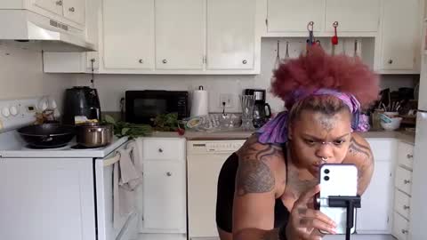 Snapshot of mistressmystii chatting on February 14, 4:41 pm Mistress Mystii online show from February 14, 4:41 pm